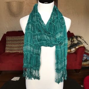 Green scarf with sparkles
